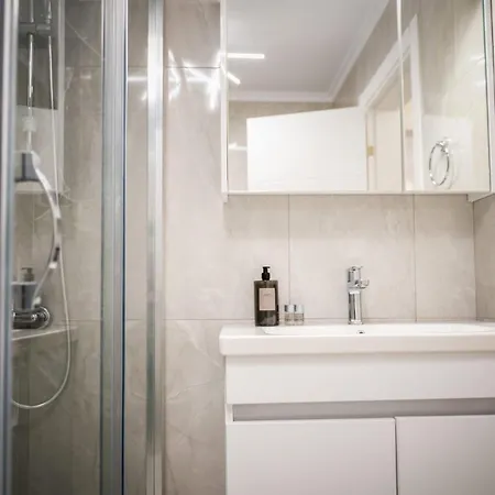 Apartman Zafi Lakeview By Sunny Mamaia